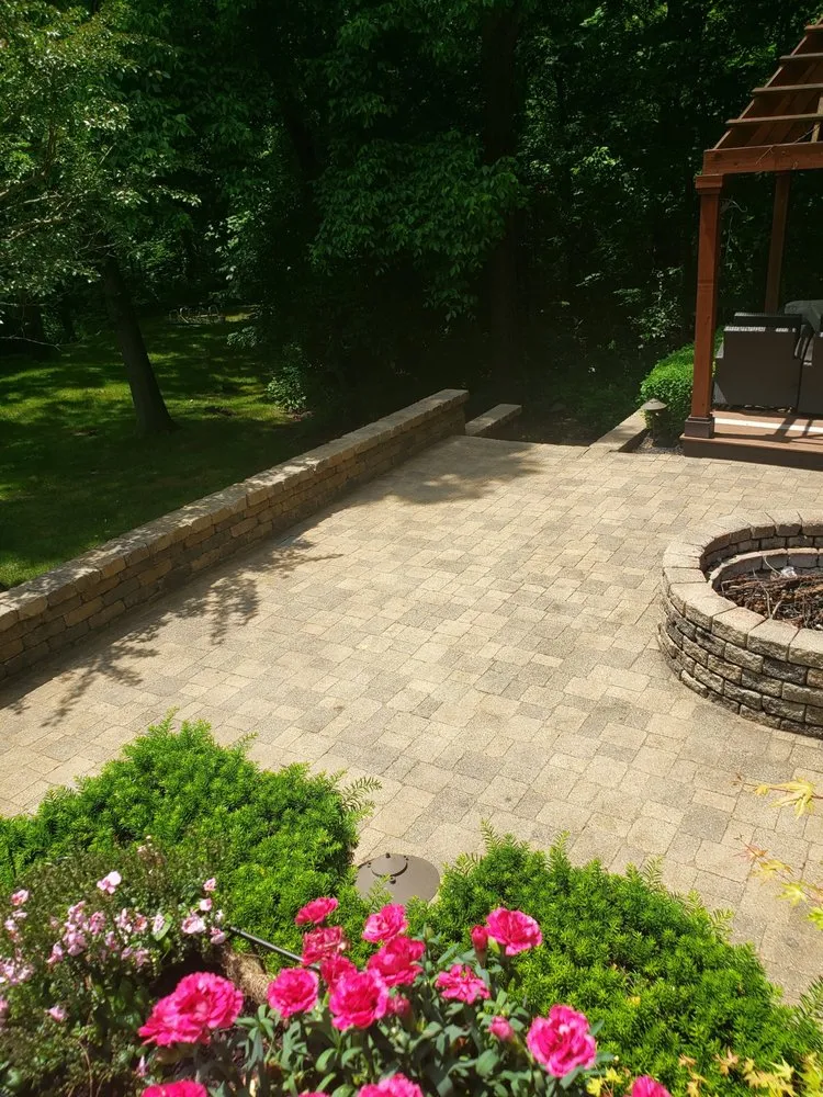 Affordable yard maintenance experts serving Albany, IN - Rockhammer Outdoor Living & Design