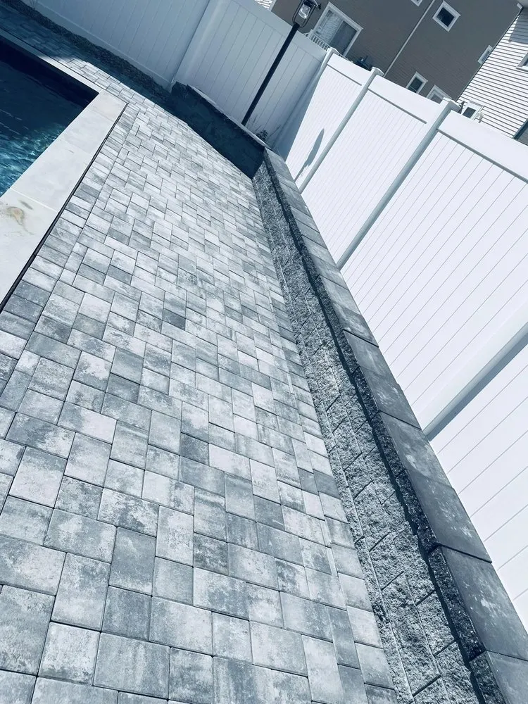 Custom landscape installation in Cape Coral, FL by Rockheadz Pavers and Hardscapes