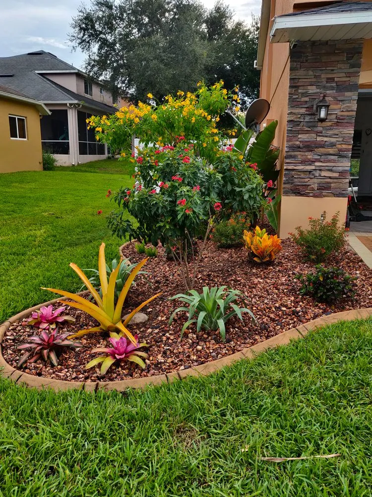 Expert landscaping services in Sanford, FL - Rockin Bloom's