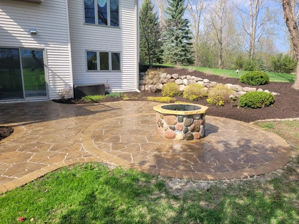 Local lawn mowing service in Loretto, MN - Rockman Landscaping & Tree Service