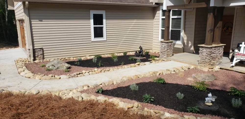 Professional landscape installation in Loudon, TN by Rockscape