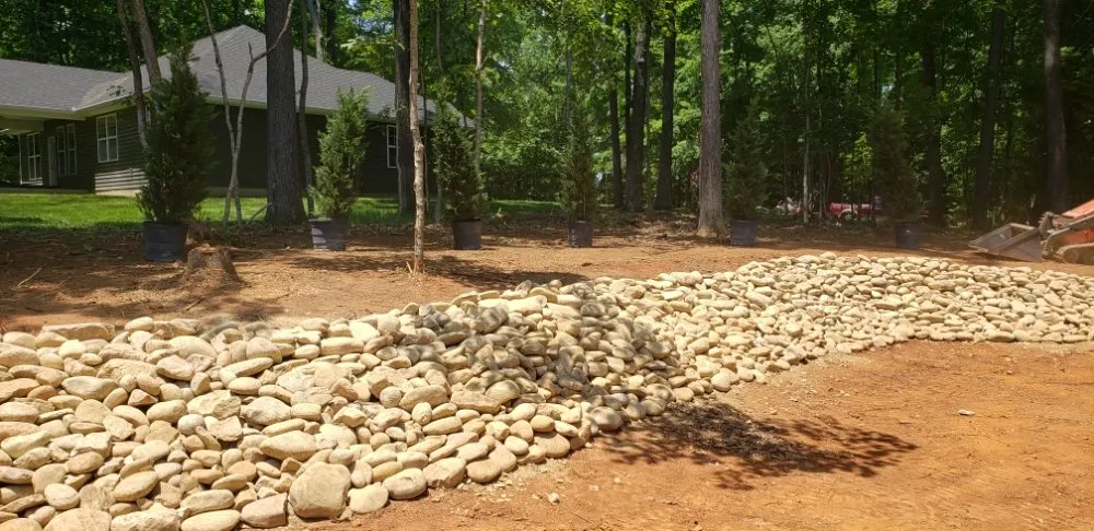 Professional landscaping services for year-round maintenance across Loudon, TN - Rockscape