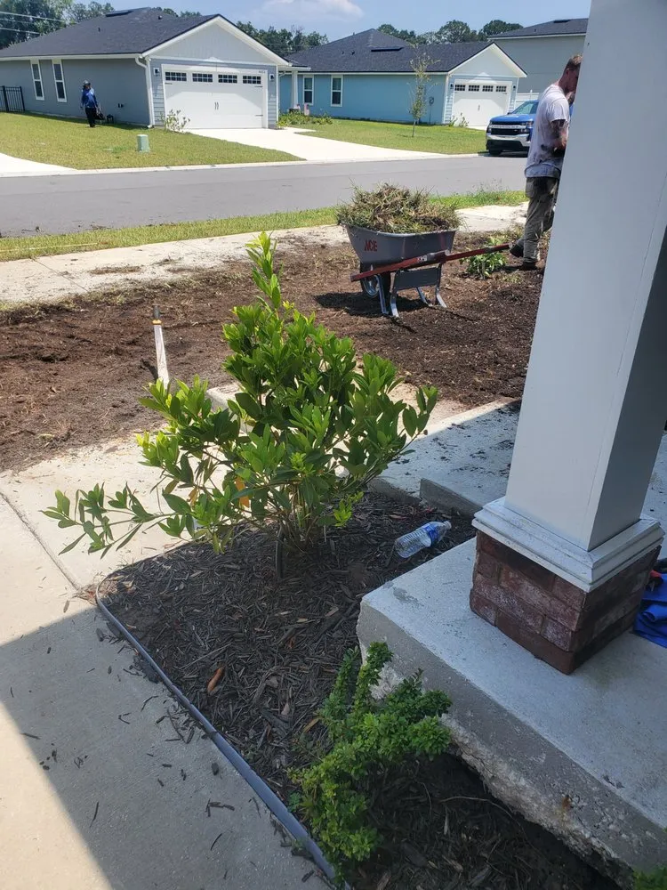 Local yard cleanup service for residential properties in Jacksonville, FL by Rockstar Outdoors