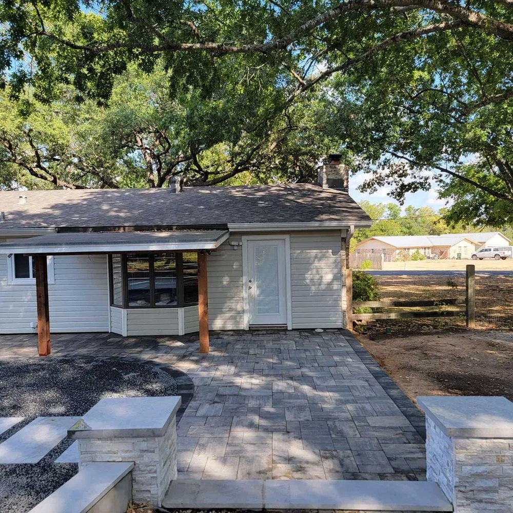 Top-rated landscape design in Bee Cave, TX by Rockview Landscapes