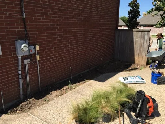 Rockwell Lawn & Irrigation Logo