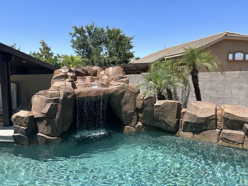 Custom garden landscaping in Phoenix, AZ by Rockworks