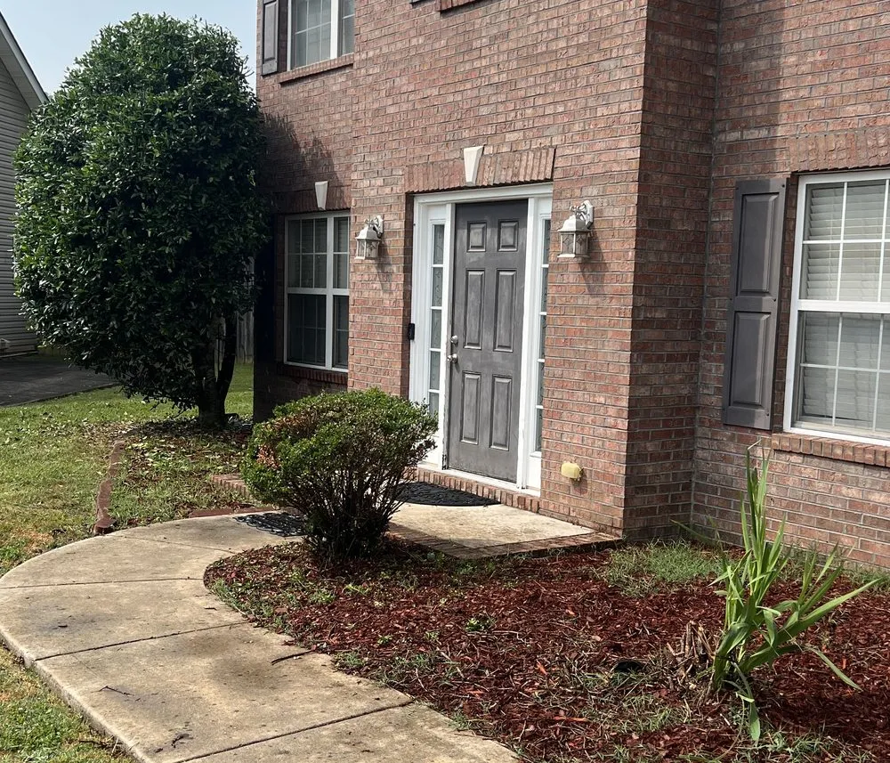 Expert yard maintenance in Knoxville, TN by Rocky City Lawn Care