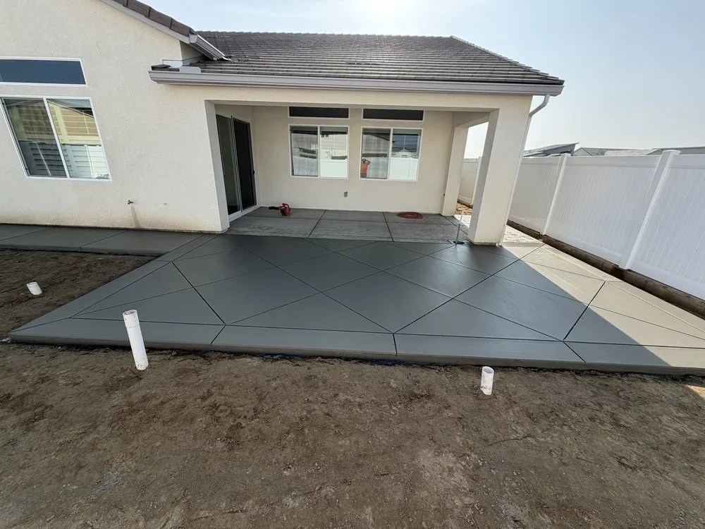 Top-rated lawn care service for residential properties in Bakersfield, CA by Rocky Concrete