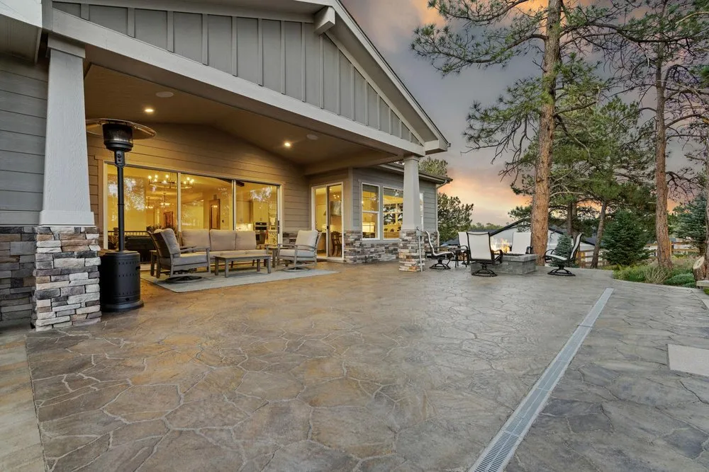 Reliable yard cleanup service for beautiful yards across Englewood, CO - Rocky Mountain Outdoor Living