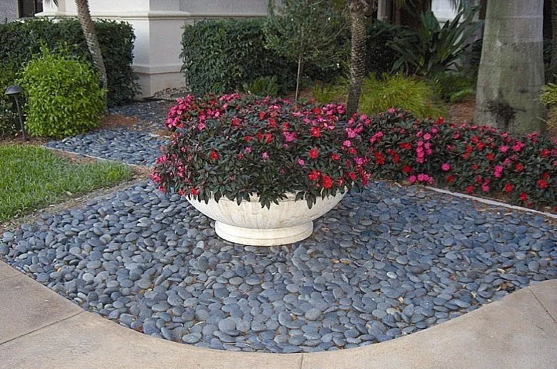 Professional yard maintenance in Carbondale, CO by Rocky Mountain Stone Supply