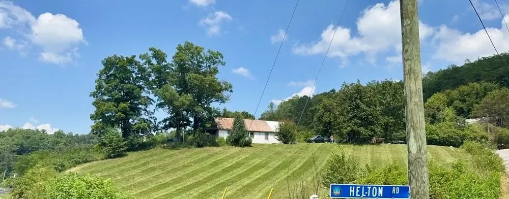 Top-rated garden landscaping in Sevierville, TN by Rocky Top Lawn Care