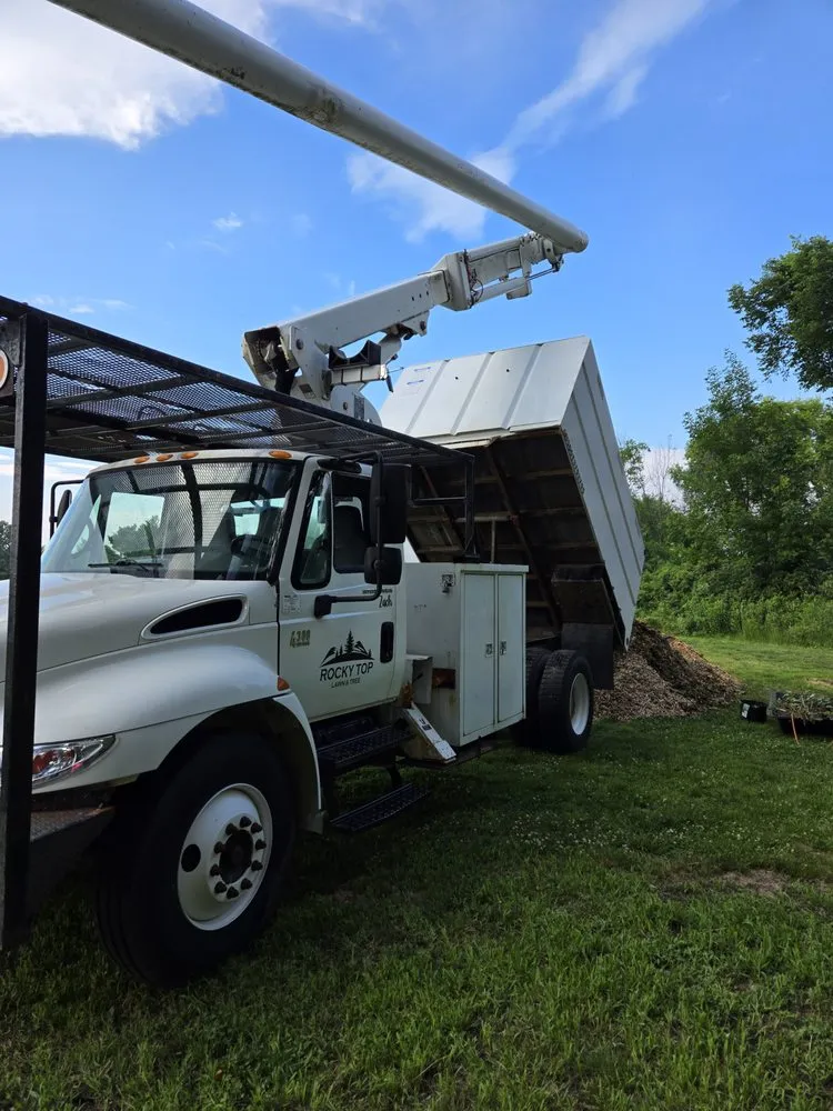 Top-rated residential landscaping experts serving Watertown, WI - Rocky Top