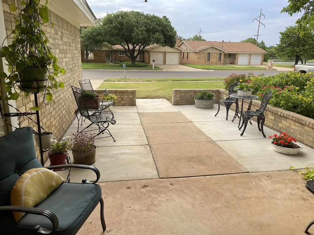 Professional garden landscaping in Lubbock, TX by Rocky's Construction