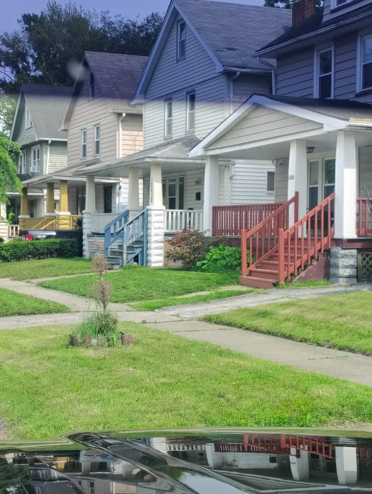 Top-rated lawn care service experts serving Cleveland, OH - Rocky's Lawn Care Service