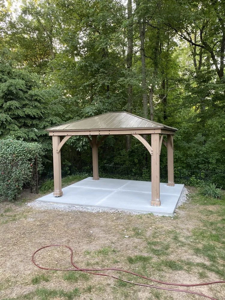 Professional residential landscaping experts serving Mishawaka, IN - Rockytop Property Maintenance