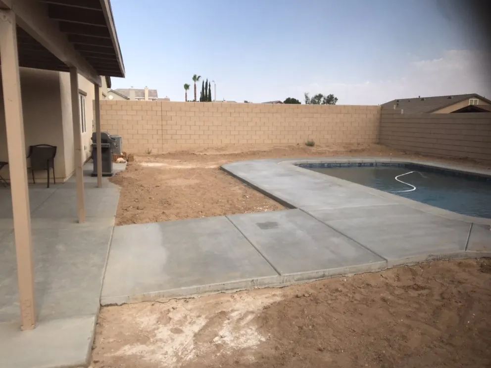 Local lawn care service experts serving Hesperia, CA - Rodas Koipond & Landscape