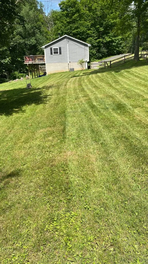 Professional outdoor landscaping experts serving New Milford, CT - Rodeo Landscaping and Junk Removal