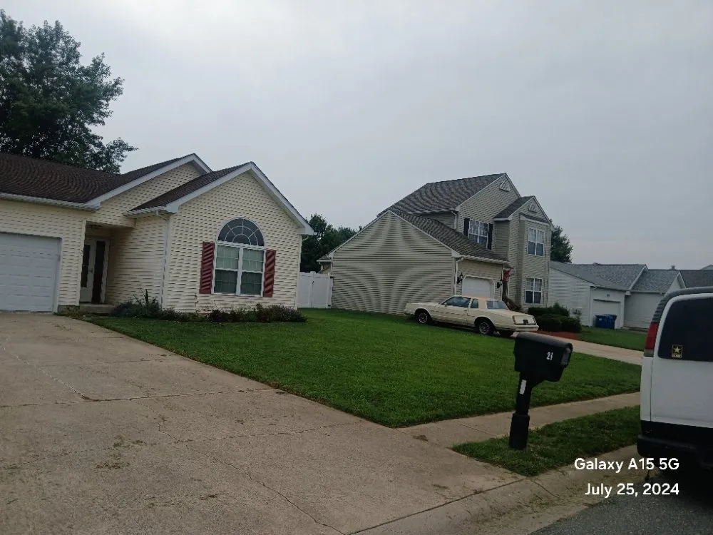 Expert yard cleanup service for homes in Philadelphia, PA by Rodgers Lawn Care And Cleaning Services