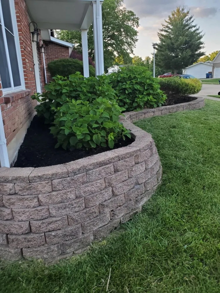 Affordable yard cleanup service for beautiful yards across Wentzville, MO - Rodgers N' Crews