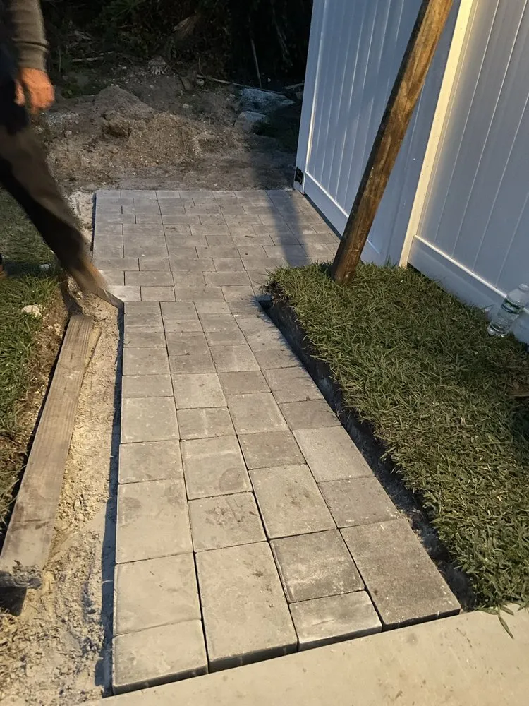 Local yard cleanup service experts serving North Port, FL - Rodgers Services