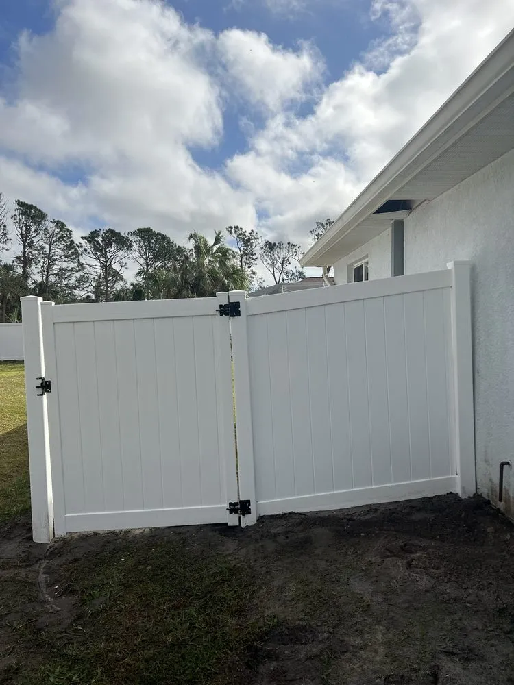 Custom yard cleanup service experts serving North Port, FL - Rodgers Services