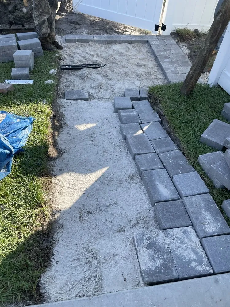 Custom yard maintenance in North Port, FL by Rodgers Services
