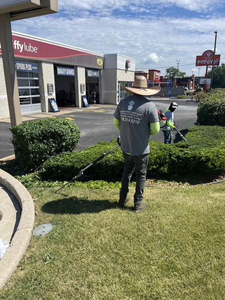 Professional residential landscaping in Chicago Heights, IL - Rodríguez Best Yard
