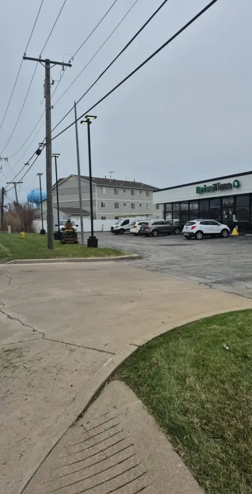 Custom lawn care service in Chicago Heights, IL - Rodríguez Best Yard