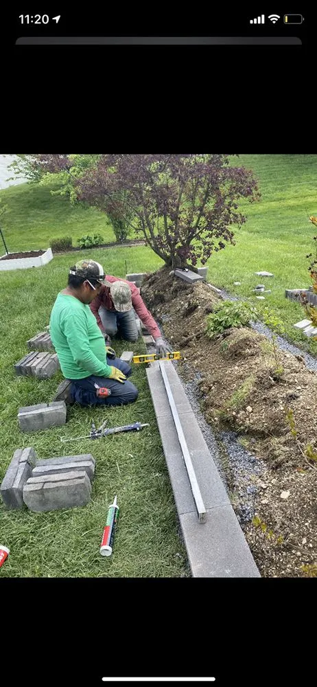 Custom lawn care service in Mechanicsburg, PA by Rodríguez Landscaping