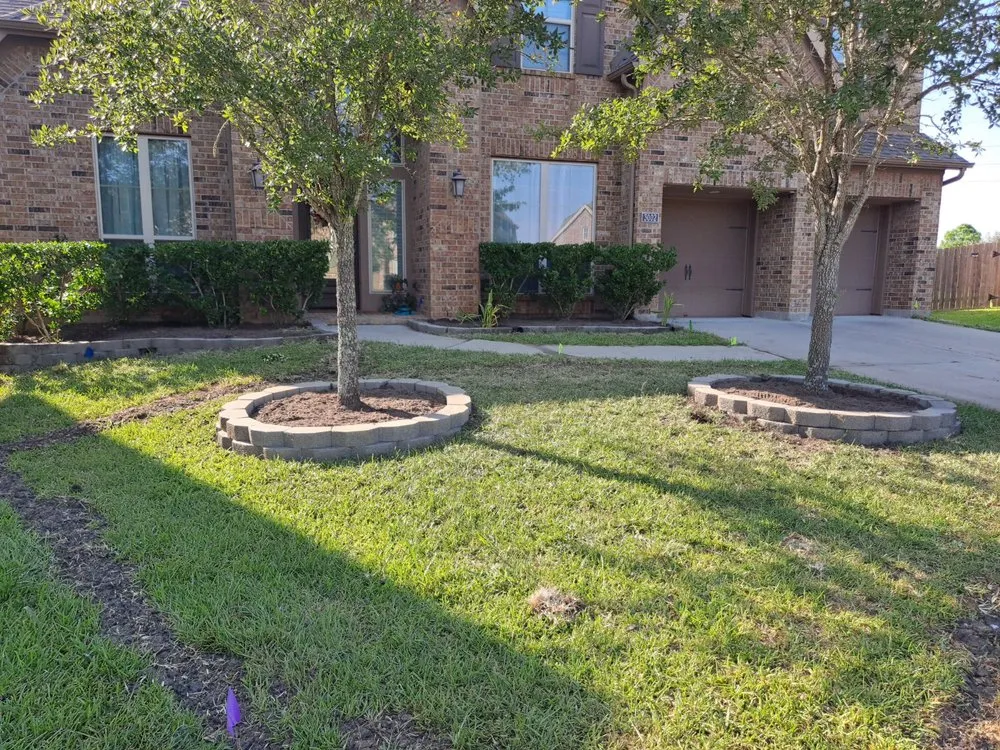 Local residential landscaping for beautiful yards in Pembroke Pines, FL by Rodríguez Landscaping