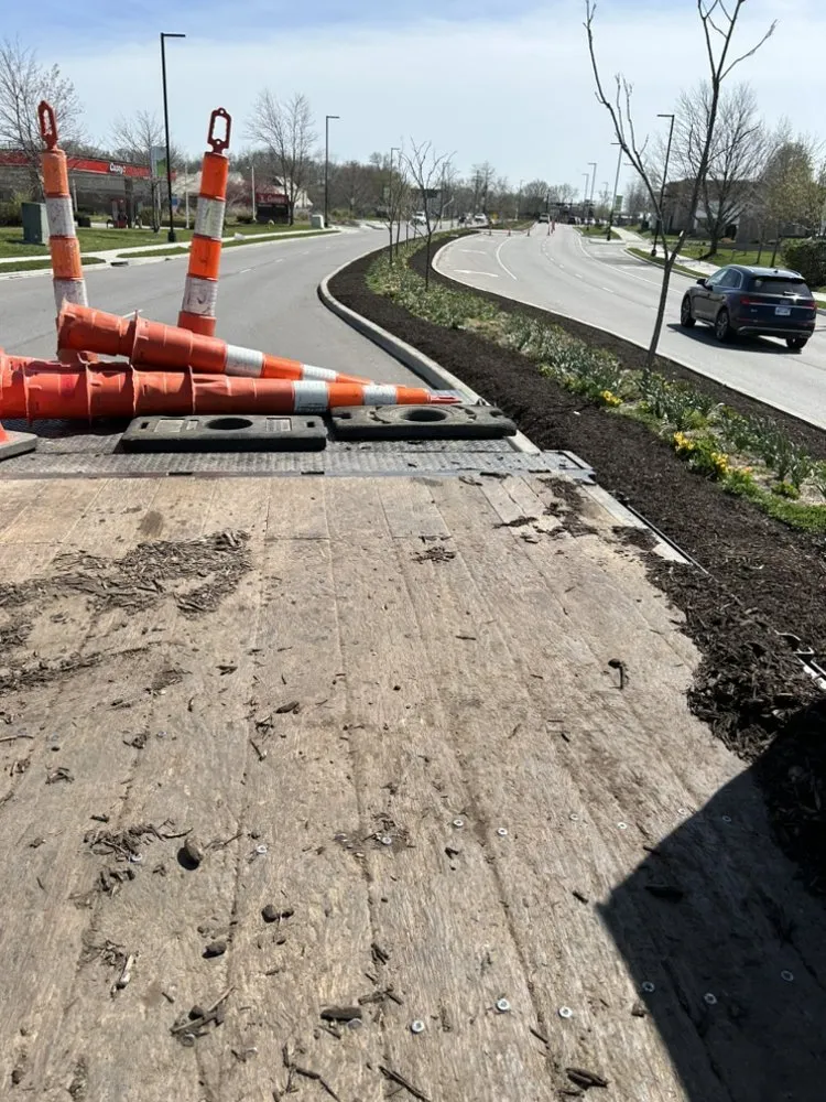 Expert garden landscaping for year-round maintenance in Grandview, MO by Rodríguez Lawn Care