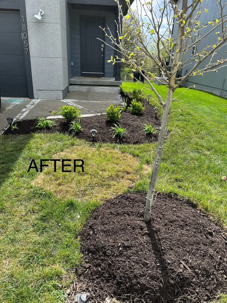Trusted landscape installation in Grandview, MO by Rodríguez Lawn Care