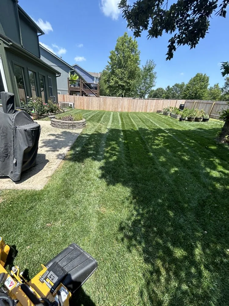 Reliable landscape installation experts serving Grandview, MO - Rodríguez Lawn Care