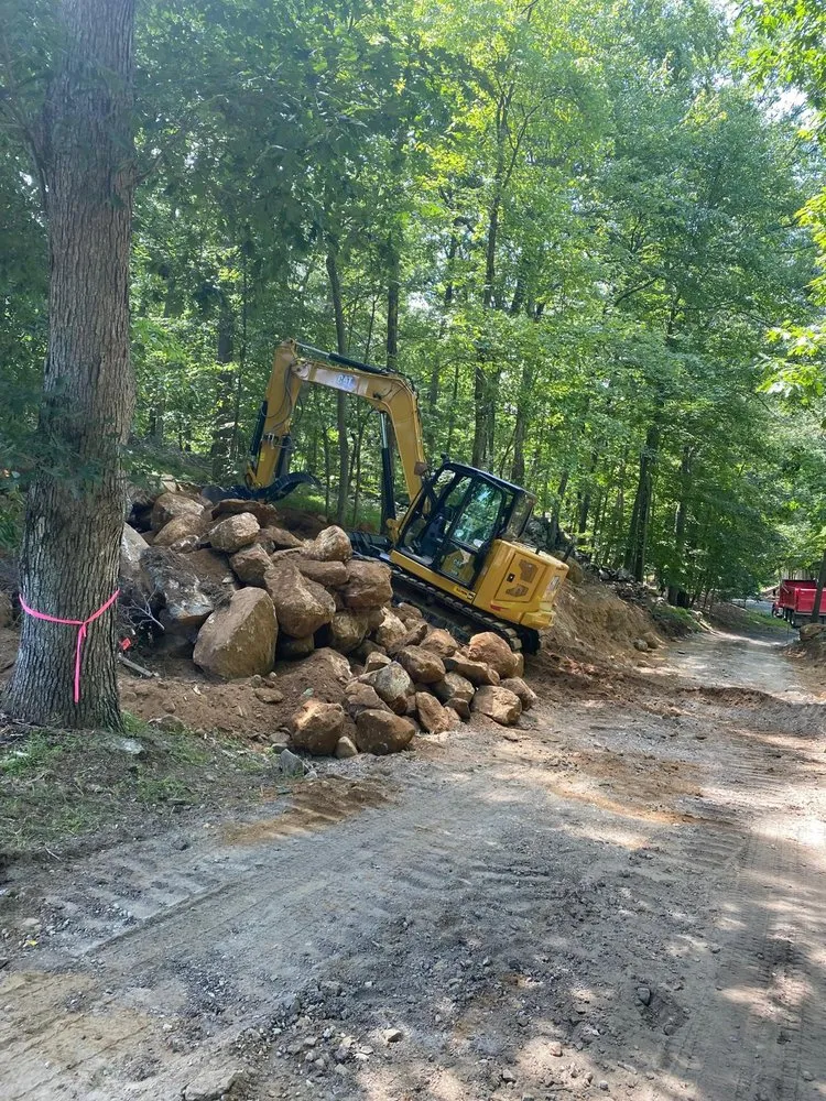 Top-rated lawn mowing service in Elmsford, NY by Rodrigo's Contracting & Landscaping