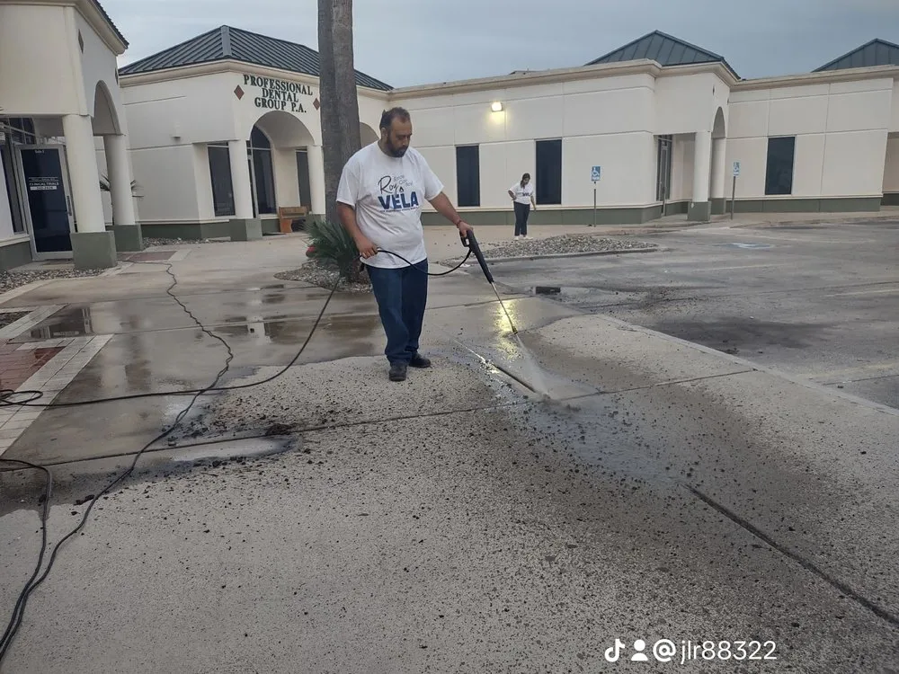 Reliable lawn mowing service experts serving Mission, TX - Rodriguez Cleaning Services