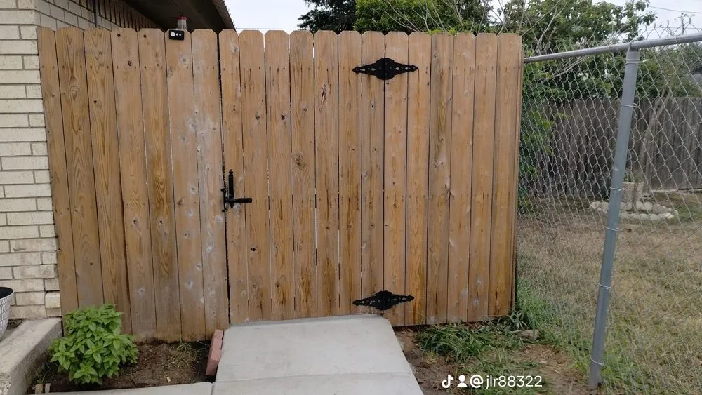 Professional lawn care service experts serving Mission, TX - Rodriguez Cleaning Services