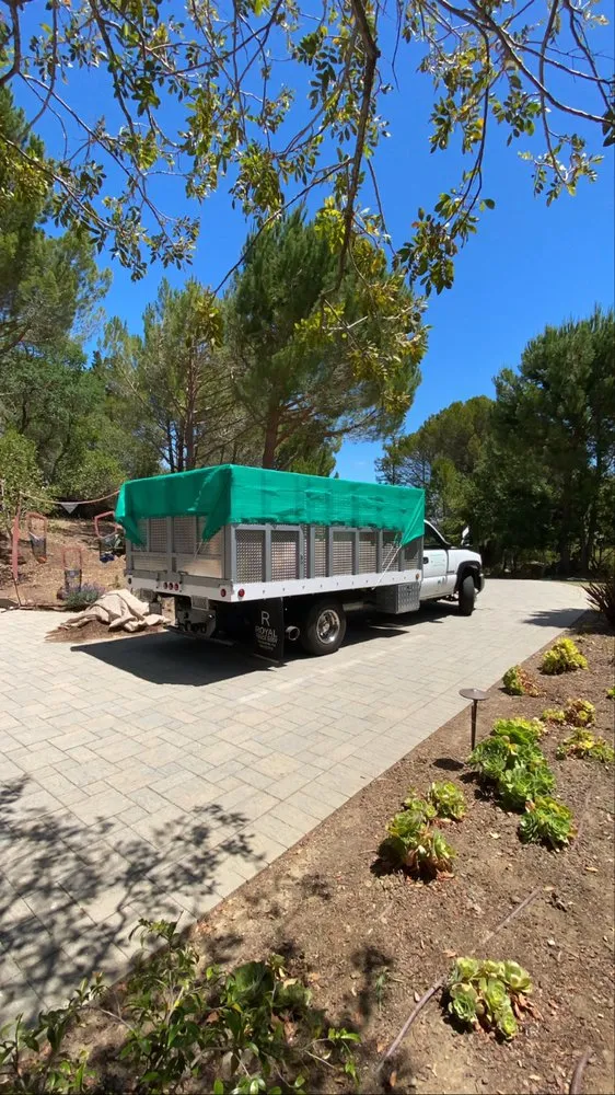 Custom yard cleanup service experts serving Redwood City, CA - Rodriguez Garden Service