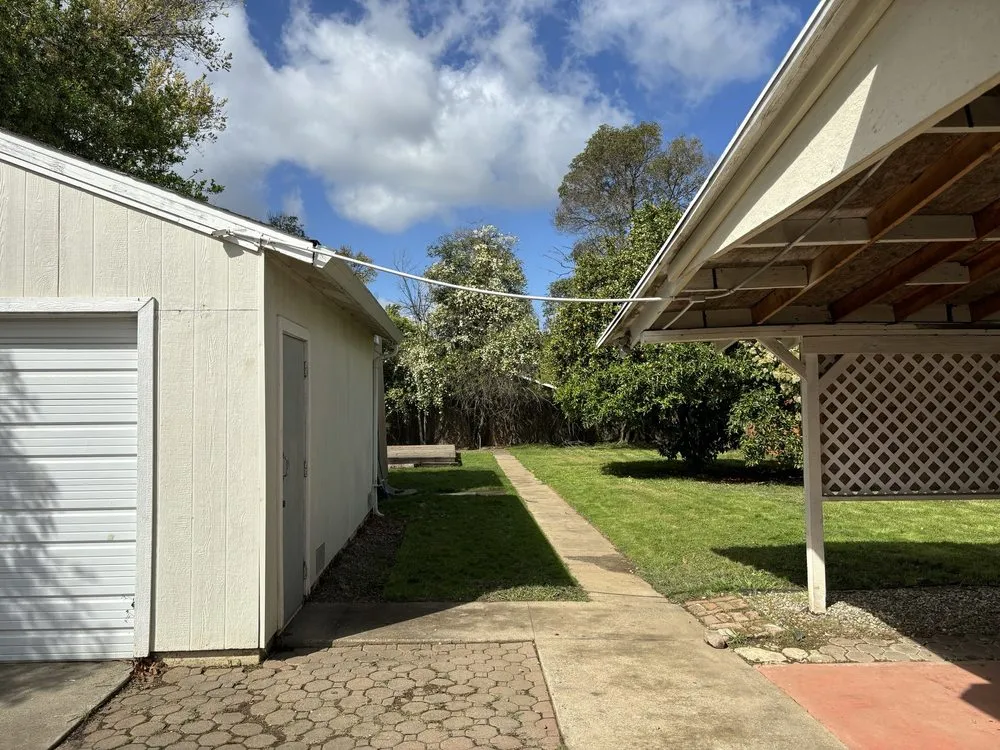 Custom garden landscaping experts serving Sacramento, CA - Rodriguez Gardening