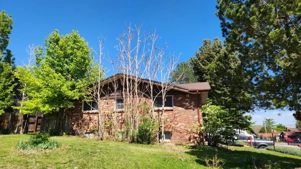 Rodriguez Landscape, Inc Logo