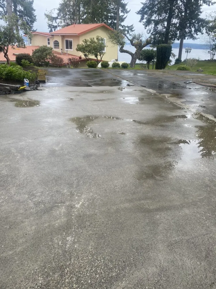 Professional lawn mowing service near you in Shelton, WA by Rodriguez Landscape