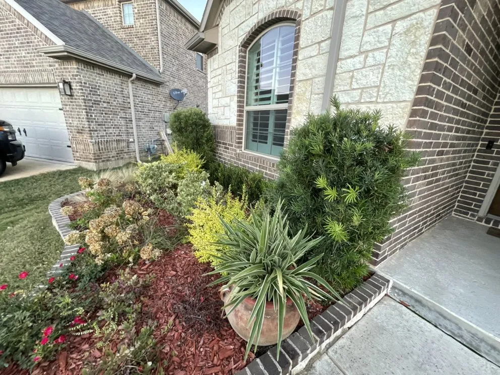 Custom garden landscaping in Wylie, TX - Rodriguez Landscaping