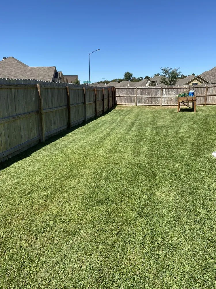 Top-rated lawn care service in Bryan, TX by Rodriguez Lawn Care and Landscaping