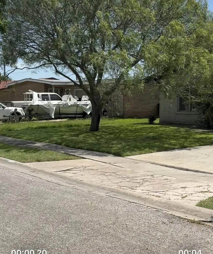 Top-rated lawn mowing service in Corpus Christi, TX by Rodriguez Lawn Care