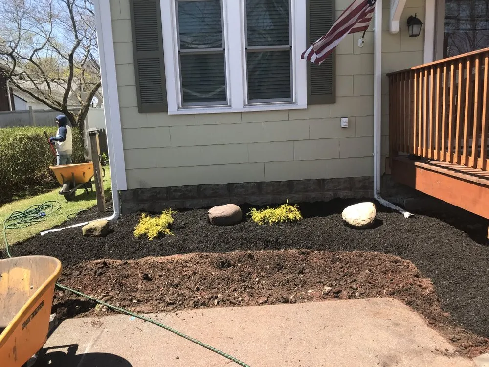 Professional lawn care service experts serving Saugerties, NY - Rodriguez lawn care