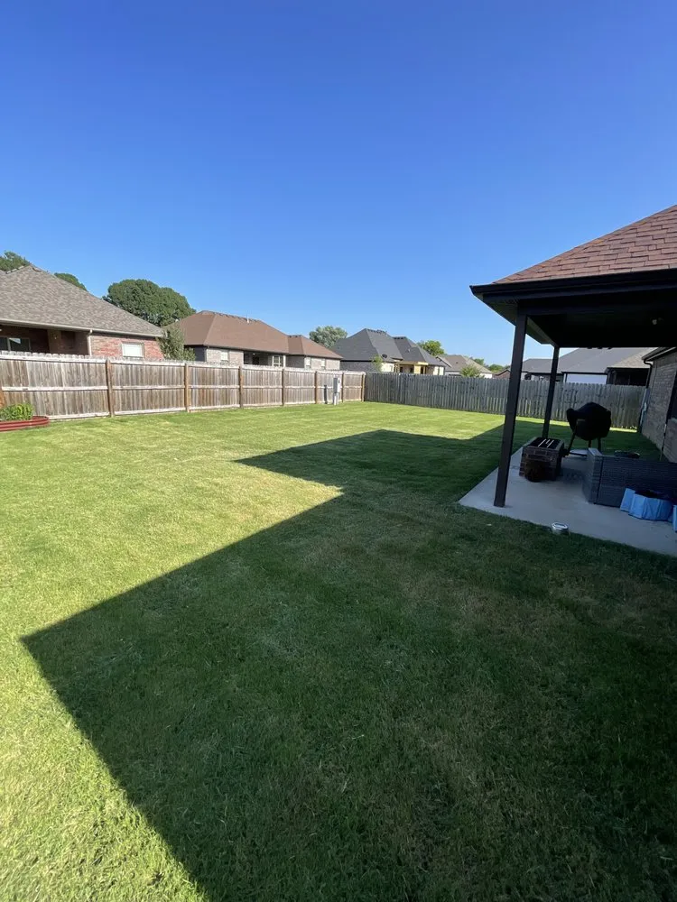 Professional yard maintenance for beautiful yards in Springdale, AR by Rodriguez Lawn Care