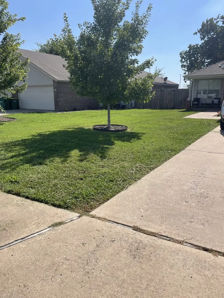 Professional lawn mowing service experts serving Springdale, AR - Rodriguez Lawn Care