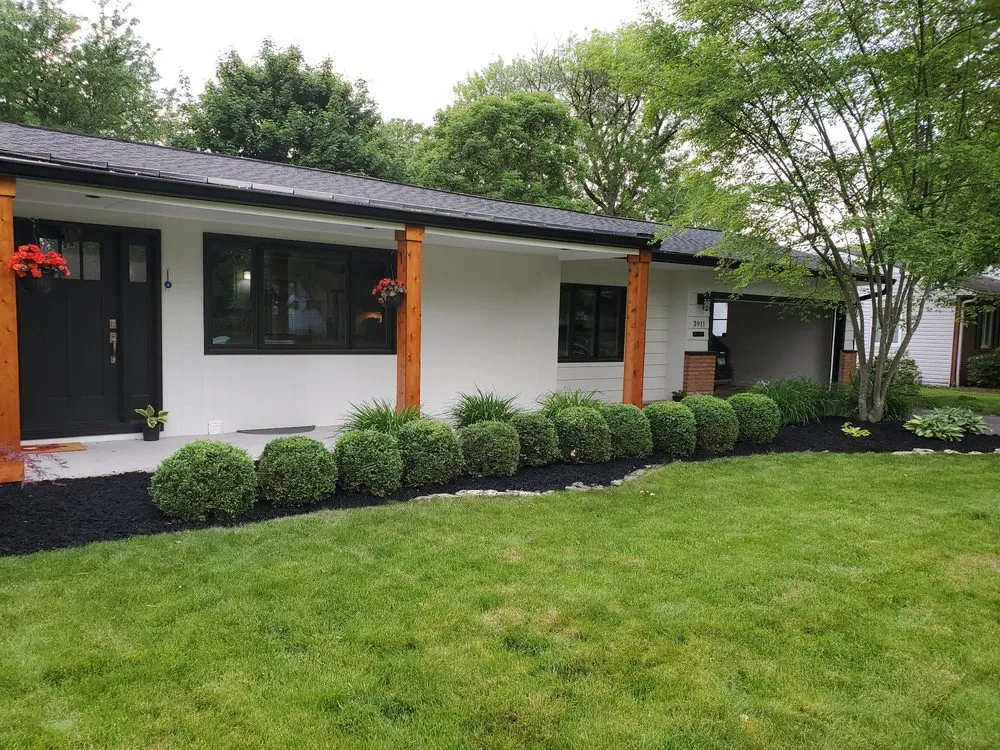 Reliable lawn mowing service in Upper Arlngtn, OH - Rodriguez Lawn Care