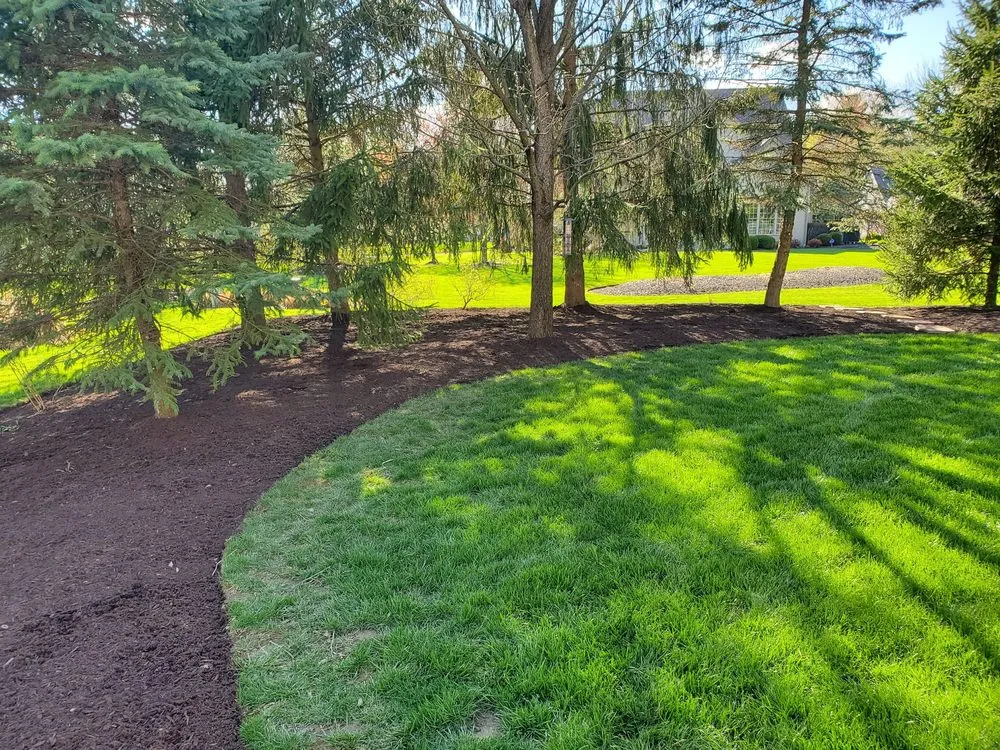 Reliable outdoor landscaping in Upper Arlngtn, OH by Rodriguez Lawn Care