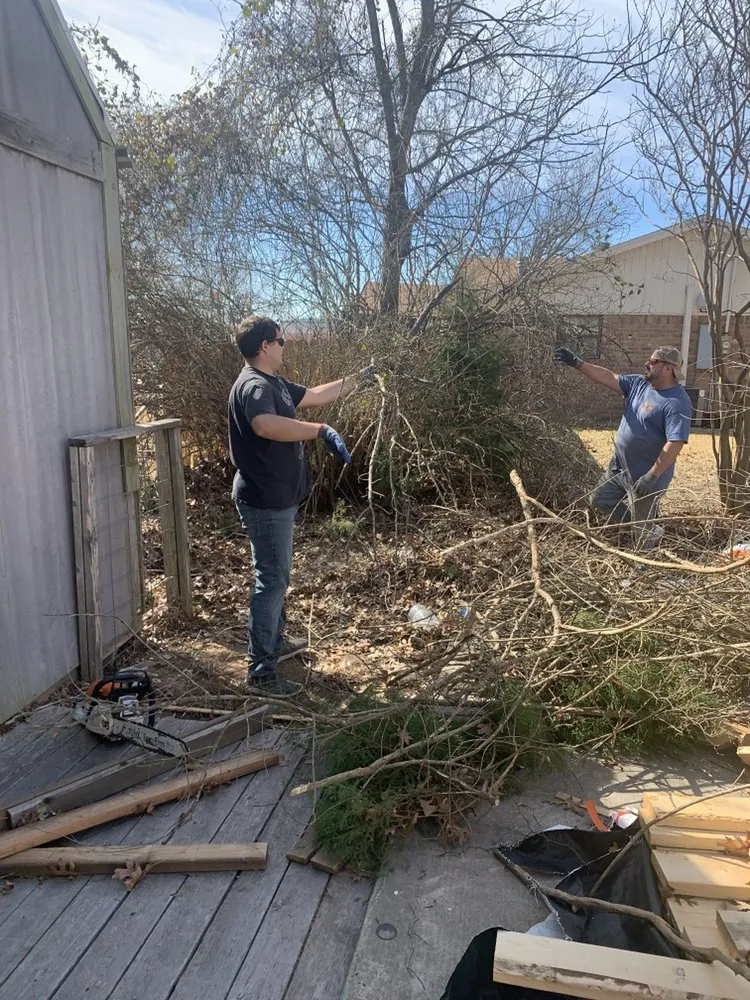 Affordable yard cleanup service in China Spring, TX - Rodriguez Lawn Service