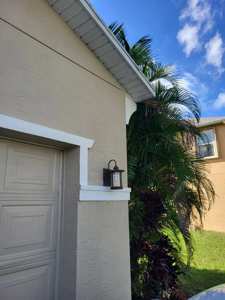 Reliable yard cleanup service for year-round maintenance in Fort Pierce, FL by Rodriguez Lawn Service